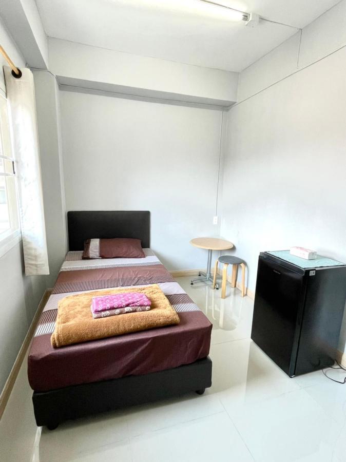 808 Bangkok Appartement Buitenkant foto