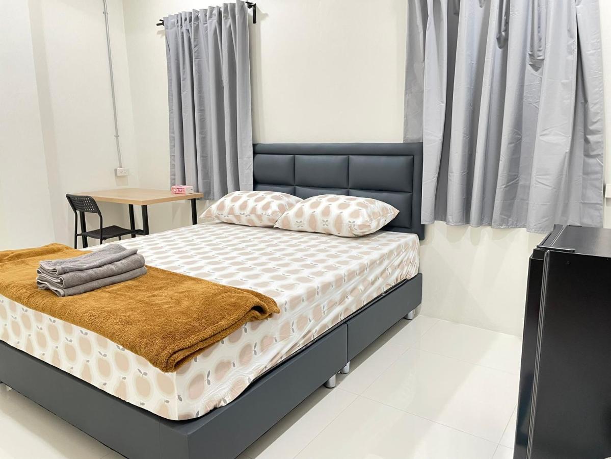 808 Bangkok Appartement Buitenkant foto
