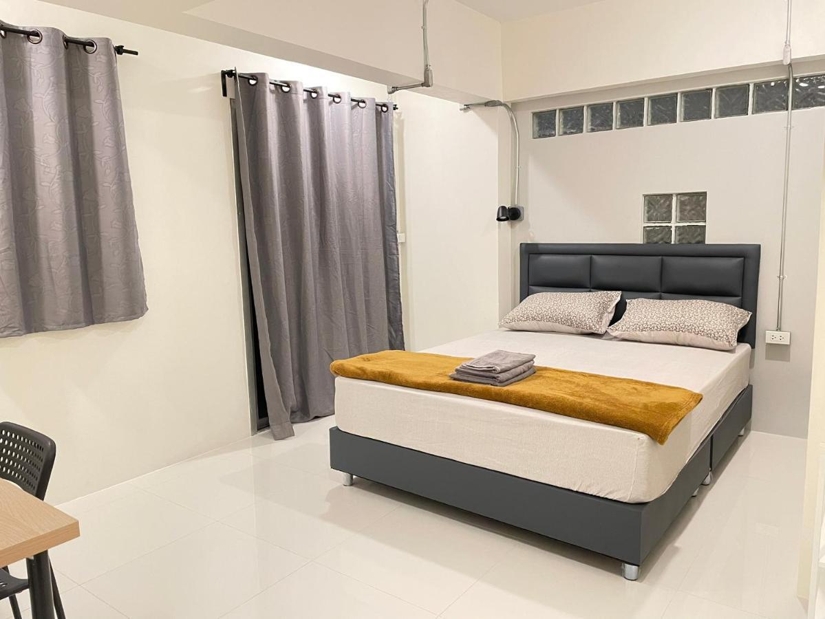 808 Bangkok Appartement Buitenkant foto