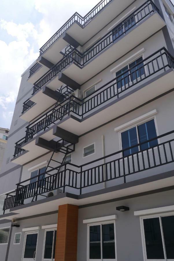 808 Bangkok Appartement Buitenkant foto