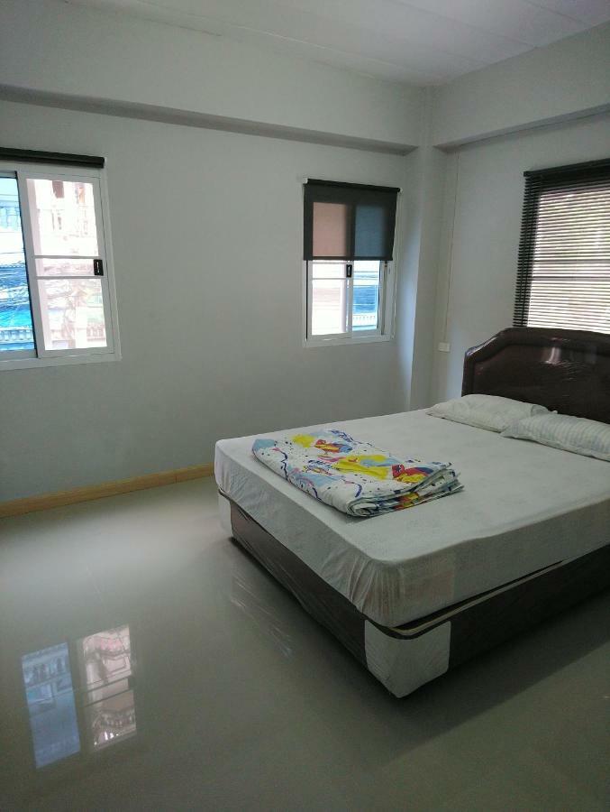 808 Bangkok Appartement Buitenkant foto
