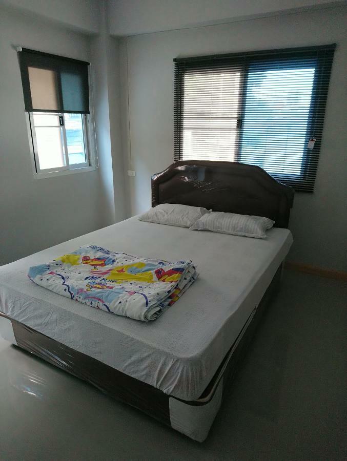 808 Bangkok Appartement Buitenkant foto