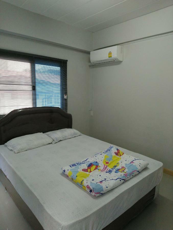 808 Bangkok Appartement Buitenkant foto